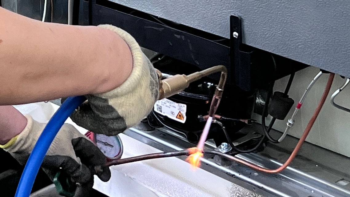 空调铜管焊接使用氢氧水焊机,替代氧气瓶的实用选择